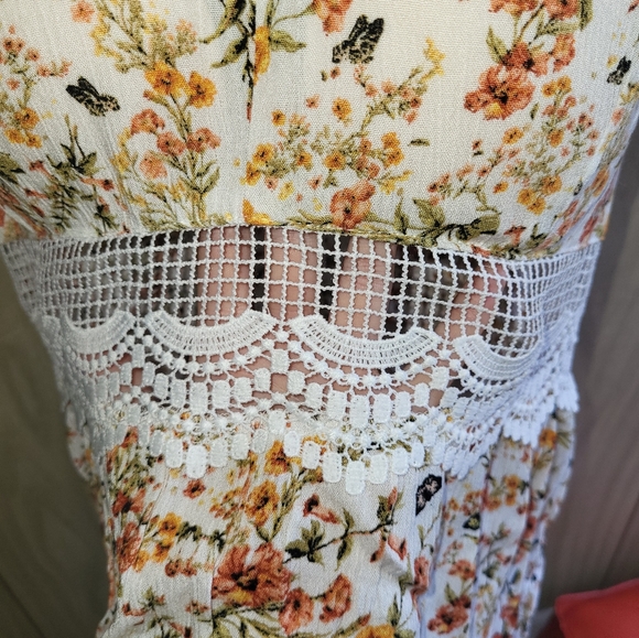 Womens Cutout Floral Sun Dress - Picture 3 of 5